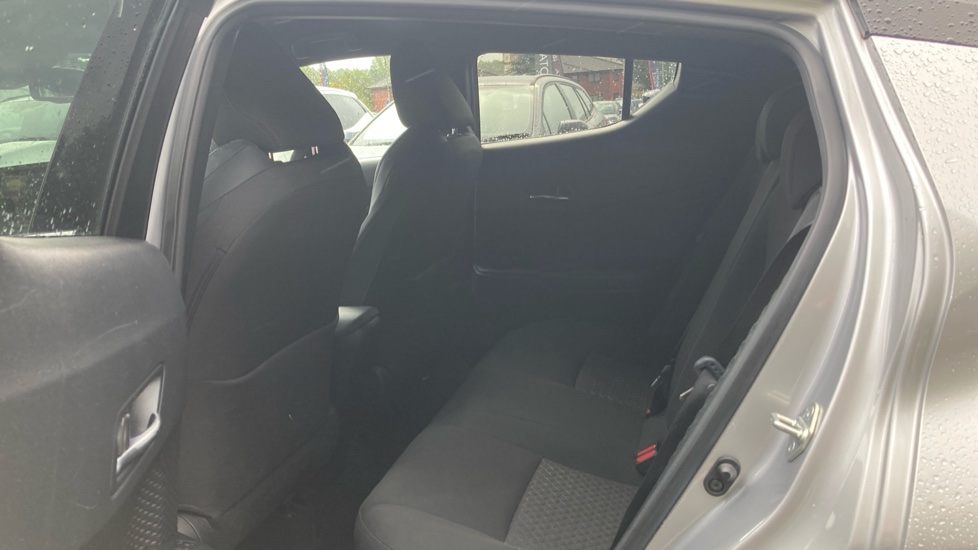 Toyota C-HR 1.8 Hybrid Design 5dr CVT Hybrid Hatchback - Image 15