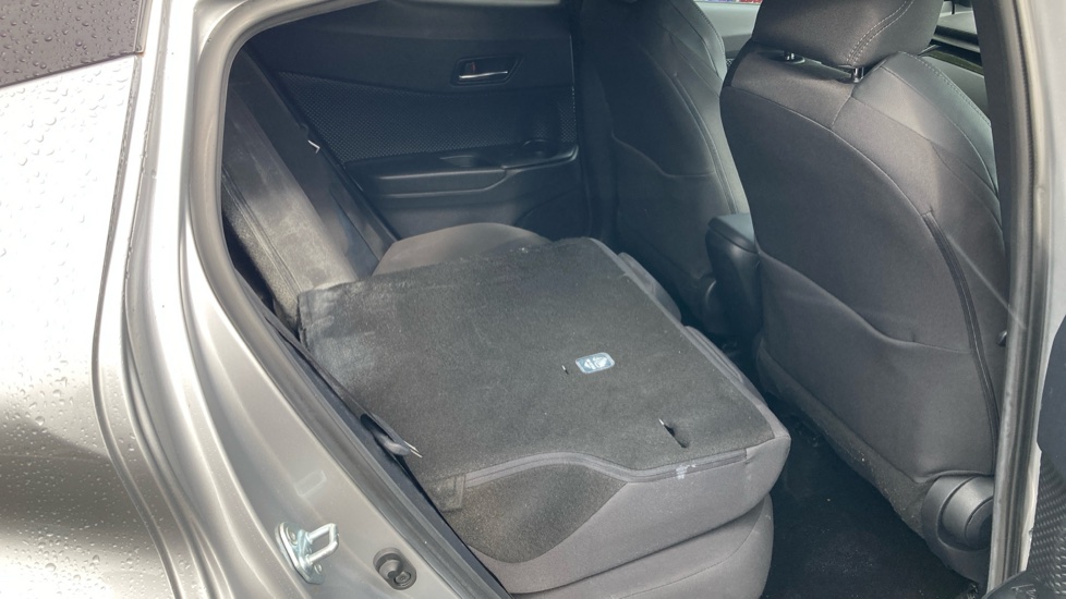 Toyota C-HR 1.8 Hybrid Design 5dr CVT Hybrid Hatchback - Image 18