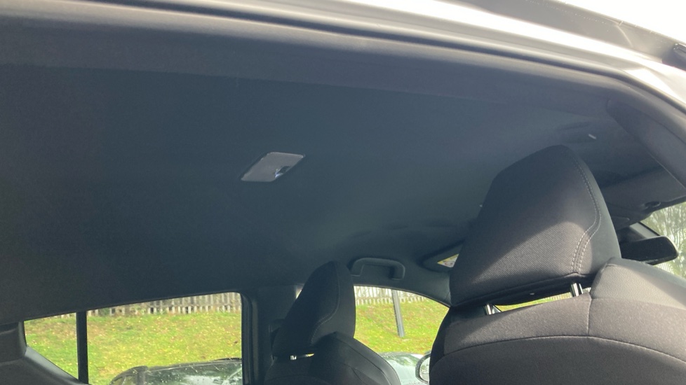 Toyota C-HR 1.8 Hybrid Design 5dr CVT Hybrid Hatchback - Image 19