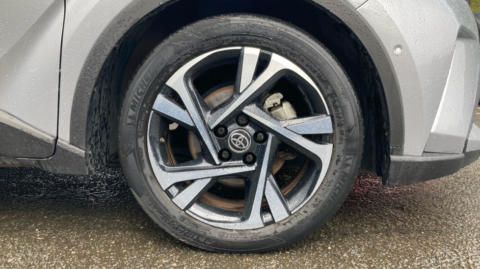 Toyota C-HR 1.8 Hybrid Design 5dr CVT Hybrid Hatchback - Image 25