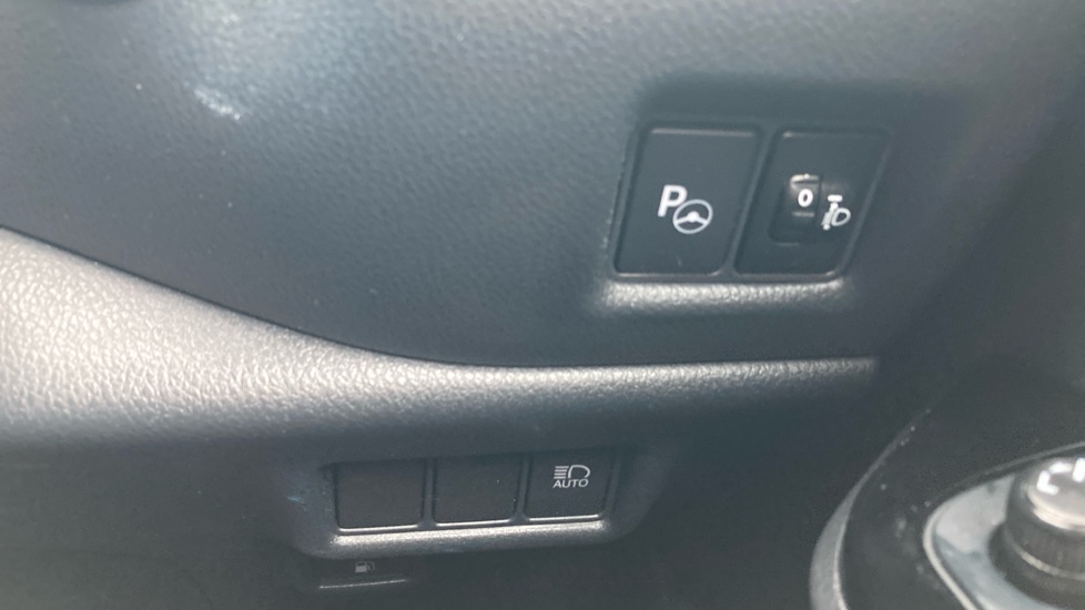Toyota C-HR 1.8 Hybrid Design 5dr CVT Hybrid Hatchback - Image 30