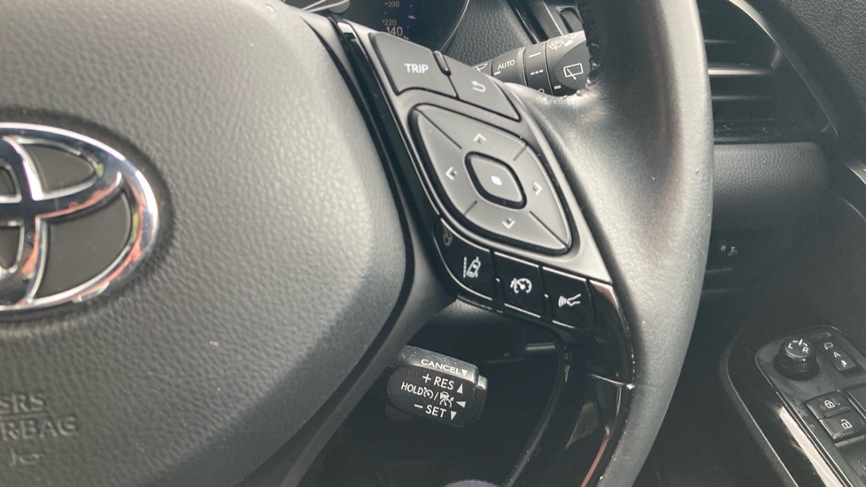 Toyota C-HR 1.8 Hybrid Design 5dr CVT Hybrid Hatchback - Image 32
