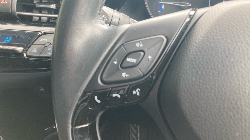 Toyota C-HR 1.8 Hybrid Design 5dr CVT Hybrid Hatchback - Image 33