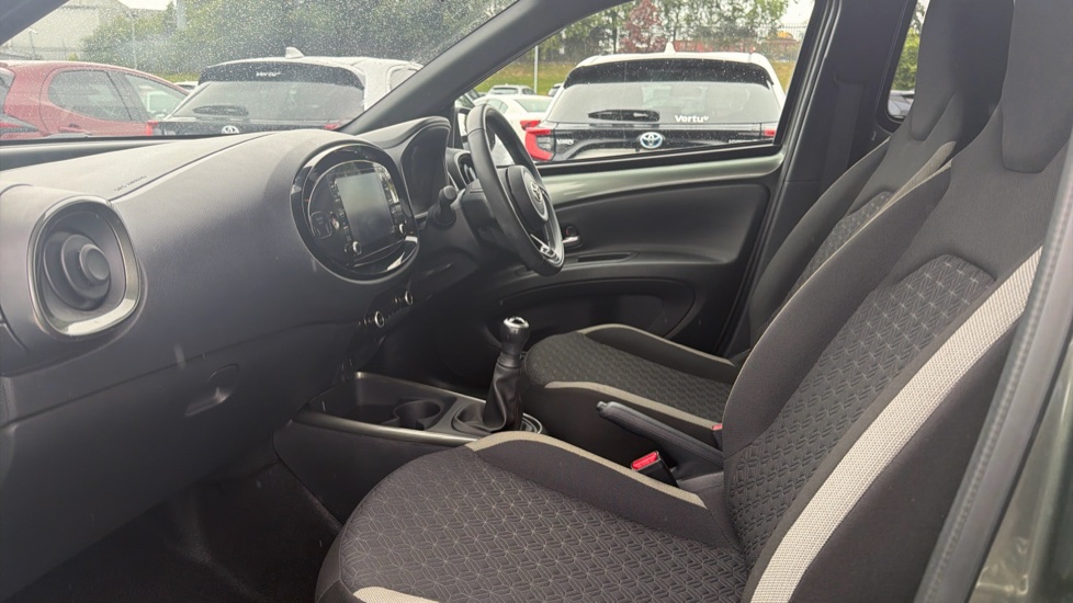 Toyota Aygo X 1.0 VVT-i Air Edition 5dr Petrol Hatchback - Image 5
