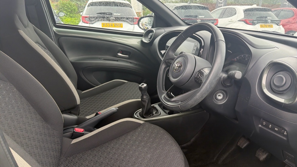 Toyota Aygo X 1.0 VVT-i Air Edition 5dr Petrol Hatchback - Image 12