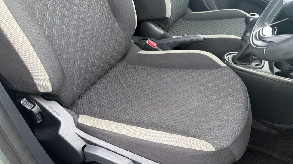 Toyota Aygo X 1.0 VVT-i Air Edition 5dr Petrol Hatchback - Image 17