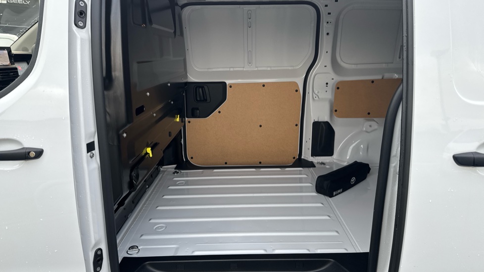 Toyota Proace L2 Diesel 2.0D 145 Icon Van - Image 15