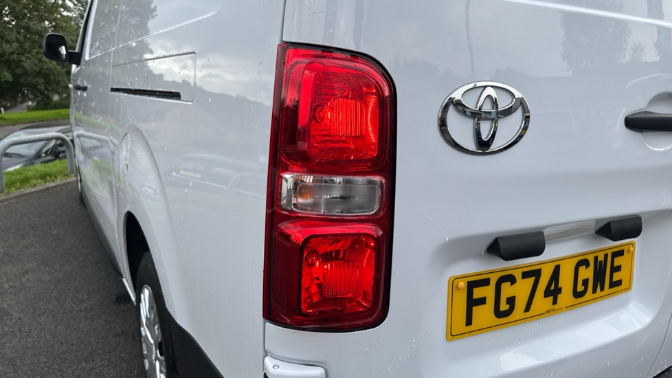 Toyota Proace L2 Diesel 2.0D 145 Icon Van - Image 21