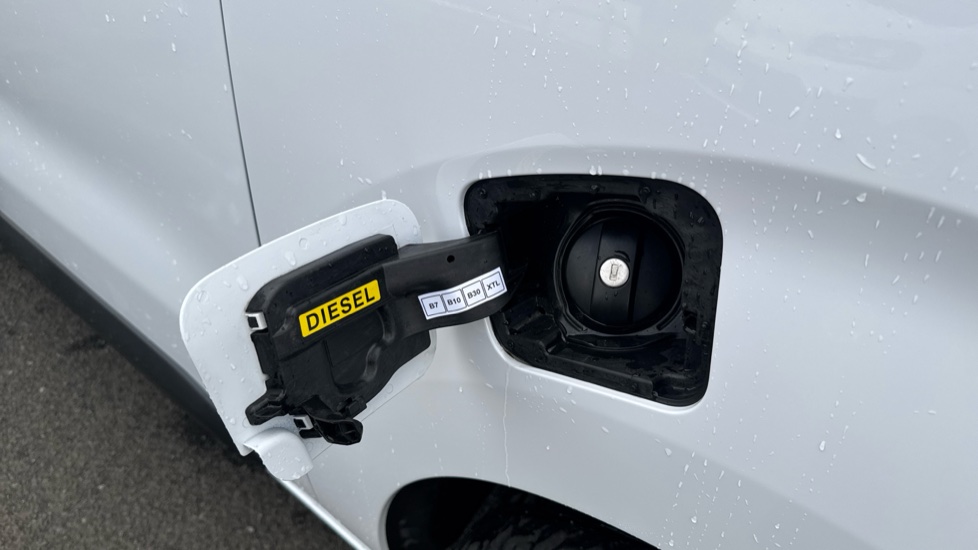 Toyota Proace L2 Diesel 2.0D 145 Icon Van - Image 31