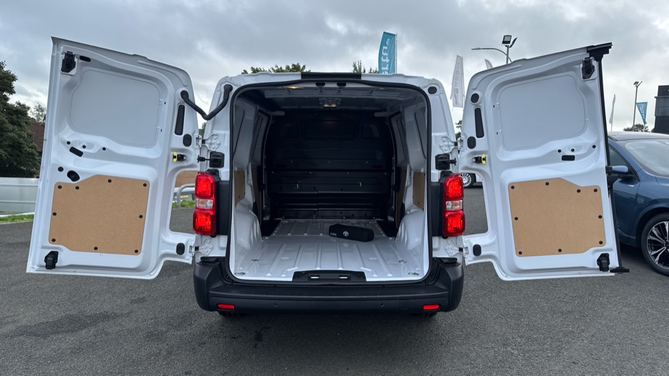 Toyota Proace L2 Diesel 2.0D 145 Icon Van - Image 34