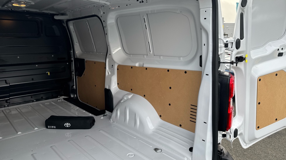 Toyota Proace L2 Diesel 2.0D 145 Icon Van - Image 36