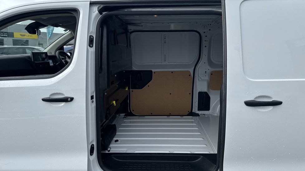 Toyota Proace L2 Diesel 2.0D 145 Icon Van - Image 15