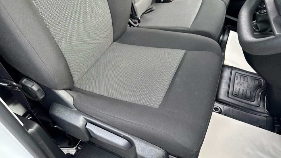 Toyota Proace L2 Diesel 2.0D 145 Icon Van - Image 17
