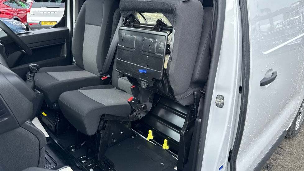 Toyota Proace L2 Diesel 2.0D 145 Icon Van - Image 18