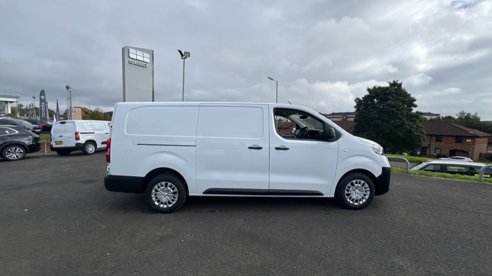 Toyota Proace L2 Diesel 2.0D 145 Icon Van - Image 23