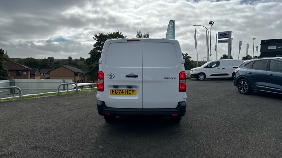 Toyota Proace L2 Diesel 2.0D 145 Icon Van - Image 26
