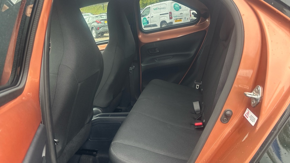 Toyota Aygo X 1.5 Hybrid Design 5dr CVT Hybrid Hatchback - Image 15