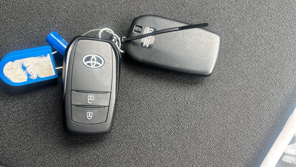 Toyota Aygo X 1.5 Hybrid Design 5dr CVT Hybrid Hatchback - Image 28