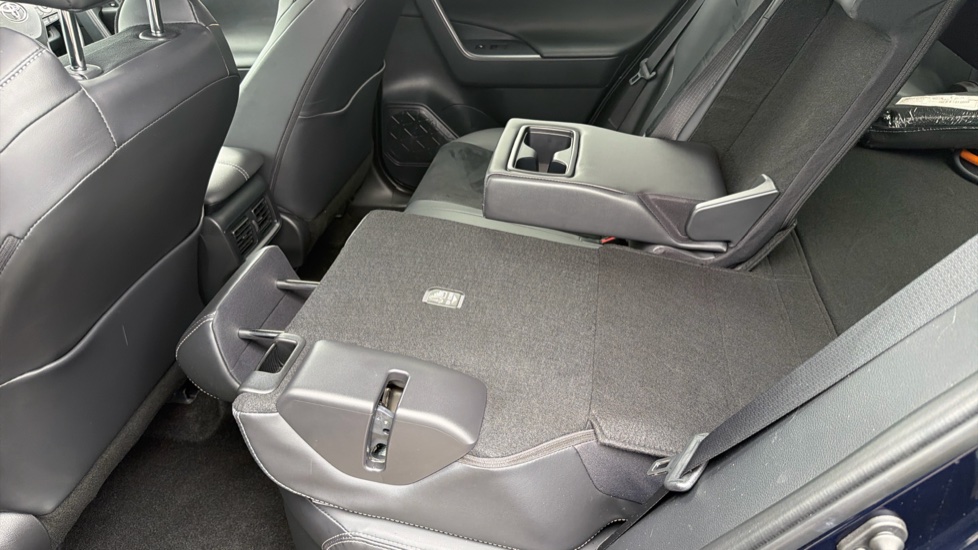 Toyota RAV4 2.5 PHEV GR Sport 5dr CVT Estate - Image 18