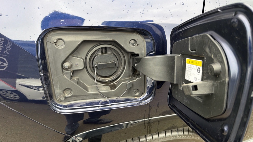 Toyota RAV4 2.5 PHEV GR Sport 5dr CVT Estate - Image 34