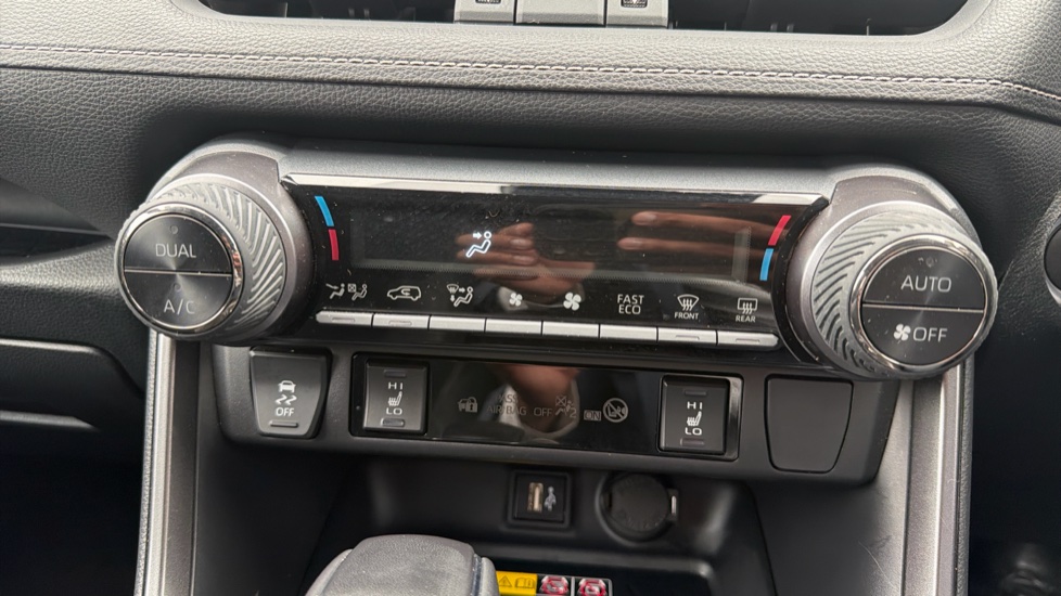 Toyota RAV4 2.5 PHEV GR Sport 5dr CVT Estate - Image 37