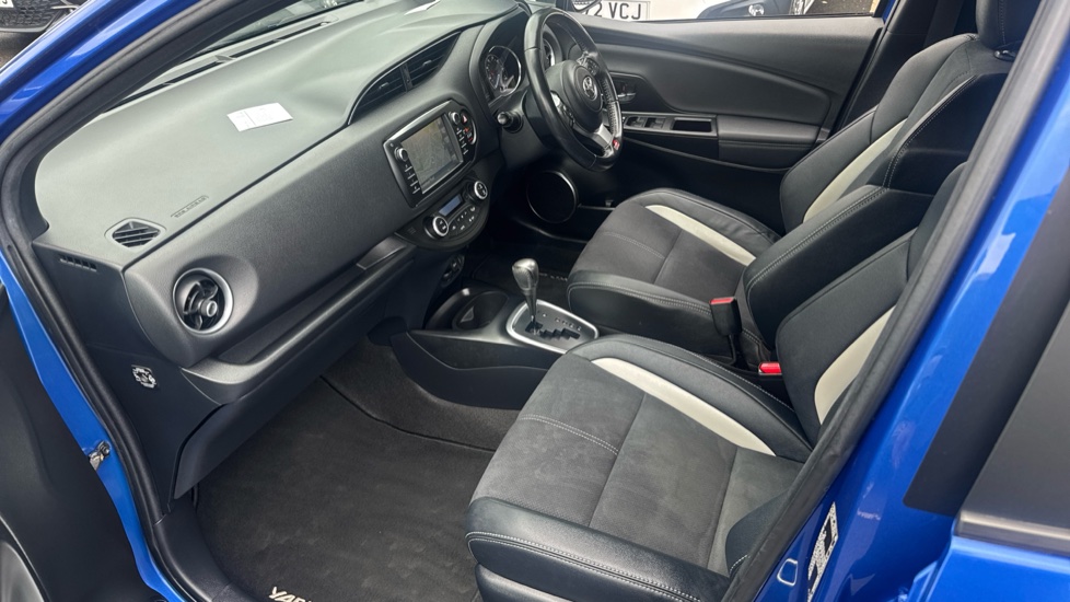 Toyota Yaris 1.5 Hybrid GR-Sport 5dr CVT Hybrid Hatchback - Image 5