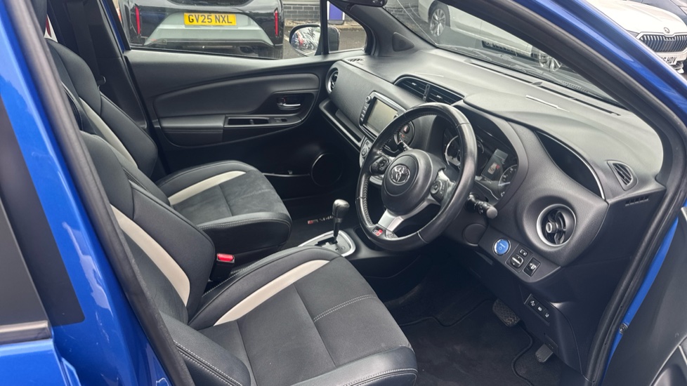 Toyota Yaris 1.5 Hybrid GR-Sport 5dr CVT Hybrid Hatchback - Image 12