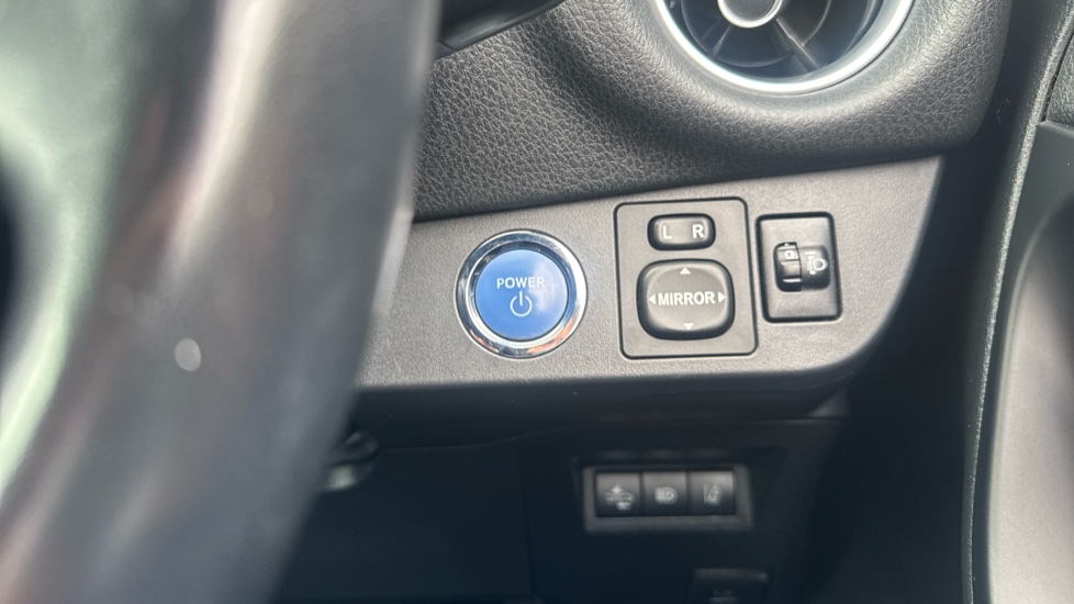 Toyota Yaris 1.5 Hybrid GR-Sport 5dr CVT Hybrid Hatchback - Image 16