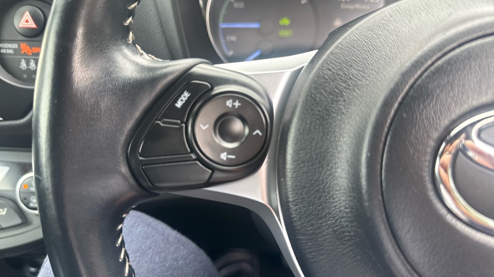 Toyota Yaris 1.5 Hybrid GR-Sport 5dr CVT Hybrid Hatchback - Image 34
