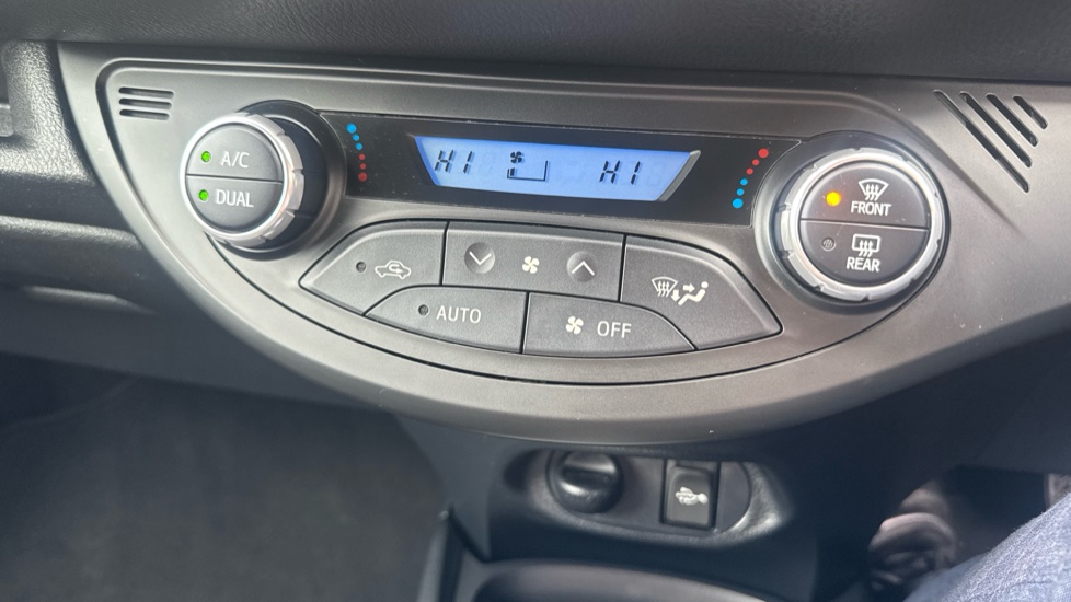 Toyota Yaris 1.5 Hybrid GR-Sport 5dr CVT Hybrid Hatchback - Image 38