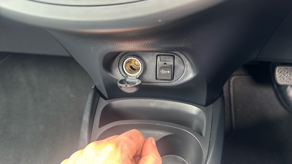 Toyota Yaris 1.5 Hybrid GR-Sport 5dr CVT Hybrid Hatchback - Image 39
