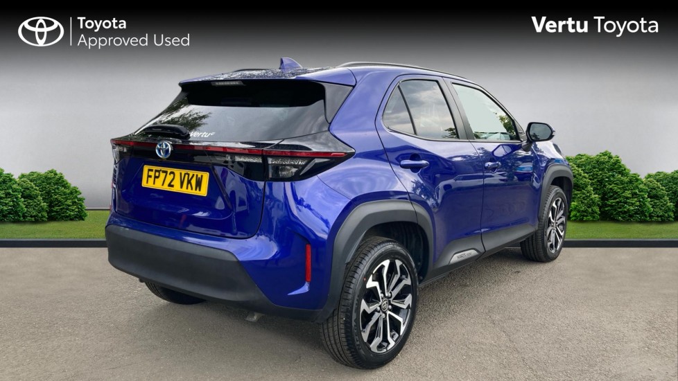 Toyota Yaris Cross 1.5 Hybrid Design 5dr CVT Hybrid Estate - Image 2