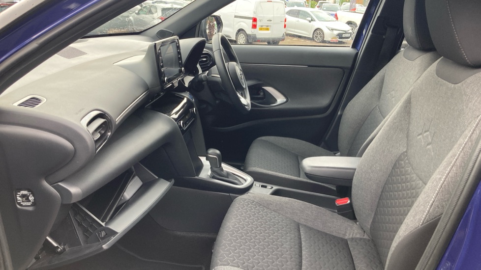 Toyota Yaris Cross 1.5 Hybrid Design 5dr CVT Hybrid Estate - Image 5