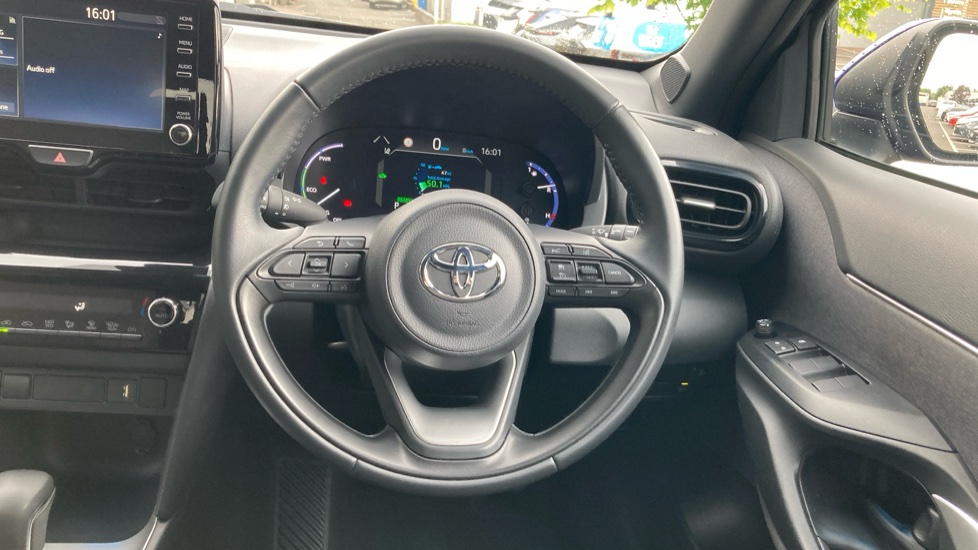 Toyota Yaris Cross 1.5 Hybrid Design 5dr CVT Hybrid Estate - Image 7