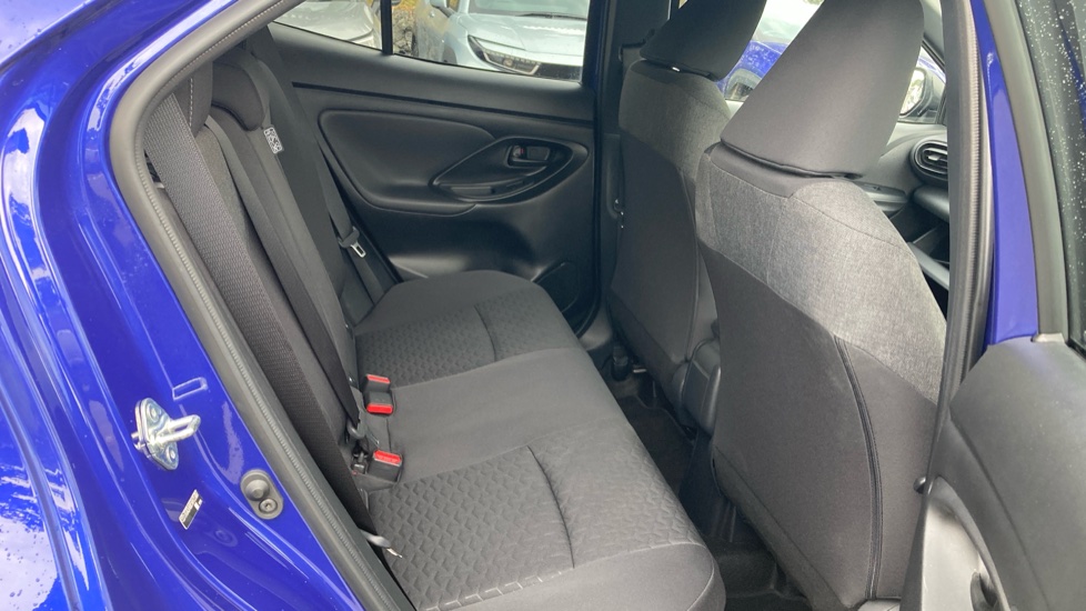 Toyota Yaris Cross 1.5 Hybrid Design 5dr CVT Hybrid Estate - Image 8