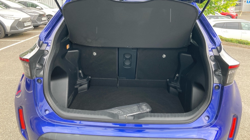 Toyota Yaris Cross 1.5 Hybrid Design 5dr CVT Hybrid Estate - Image 13