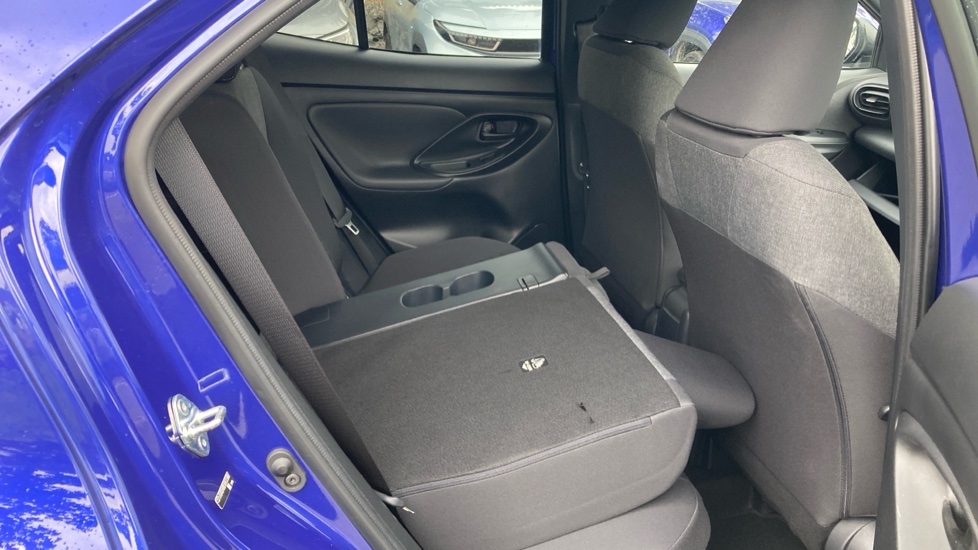 Toyota Yaris Cross 1.5 Hybrid Design 5dr CVT Hybrid Estate - Image 18