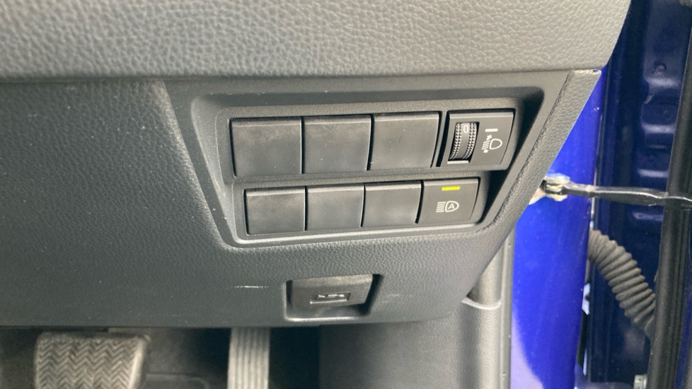 Toyota Yaris Cross 1.5 Hybrid Design 5dr CVT Hybrid Estate - Image 39