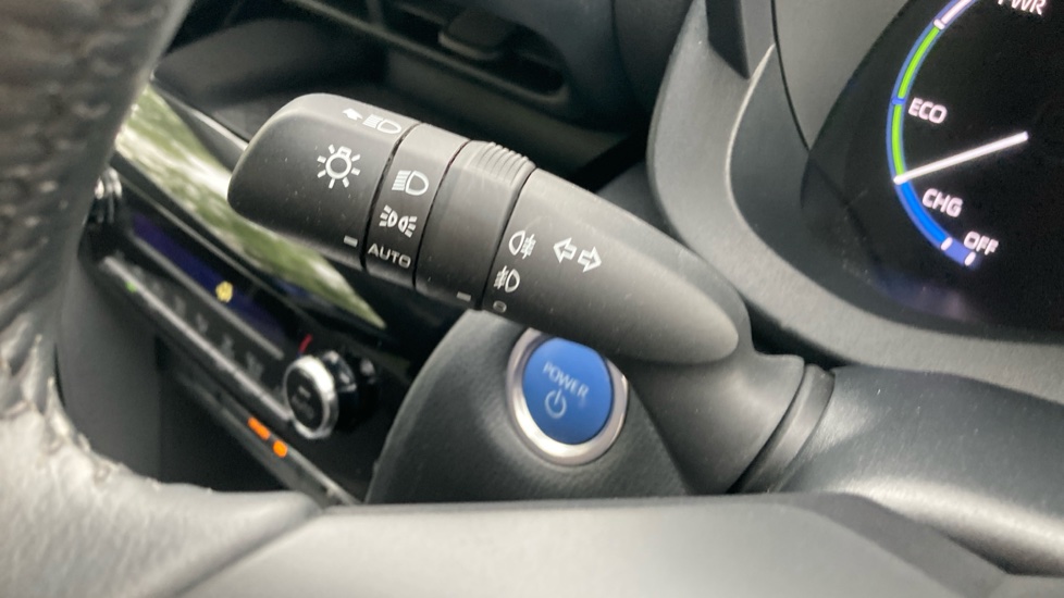 Toyota Yaris Cross 1.5 Hybrid Design 5dr CVT Hybrid Estate - Image 42