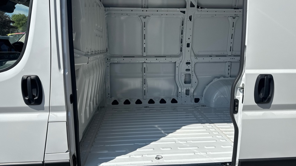 Toyota Proace Max L2 Diesel 2.2D 140 Icon H2 Van - Image 15