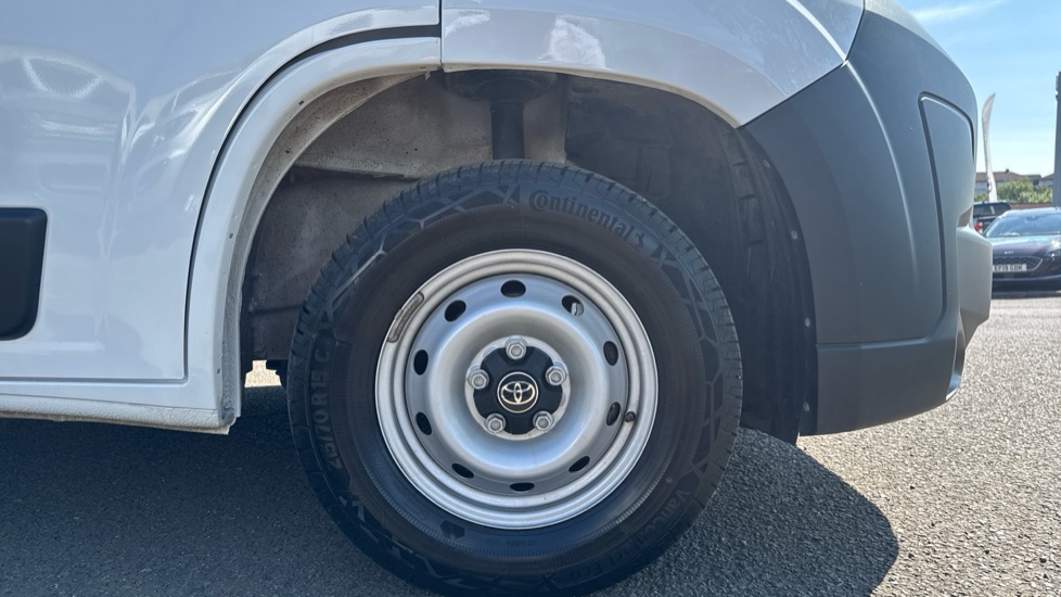 Toyota Proace Max L2 Diesel 2.2D 140 Icon H2 Van - Image 25