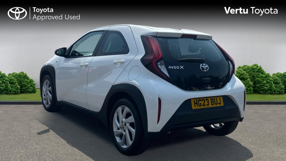 Toyota Aygo X 1.0 VVT-i Pure 5dr Petrol Hatchback - Image 4