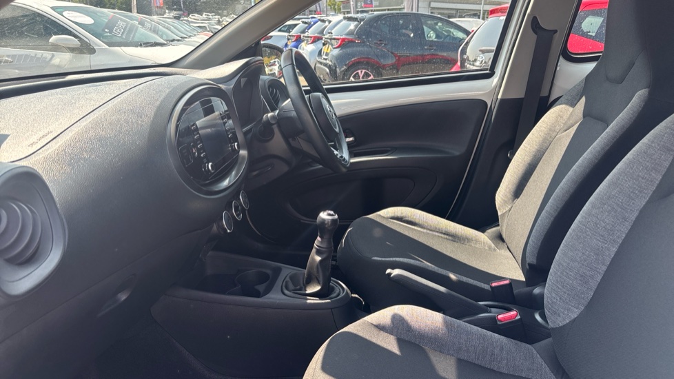 Toyota Aygo X 1.0 VVT-i Pure 5dr Petrol Hatchback - Image 5