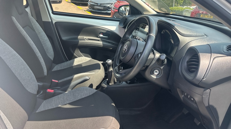 Toyota Aygo X 1.0 VVT-i Pure 5dr Petrol Hatchback - Image 12