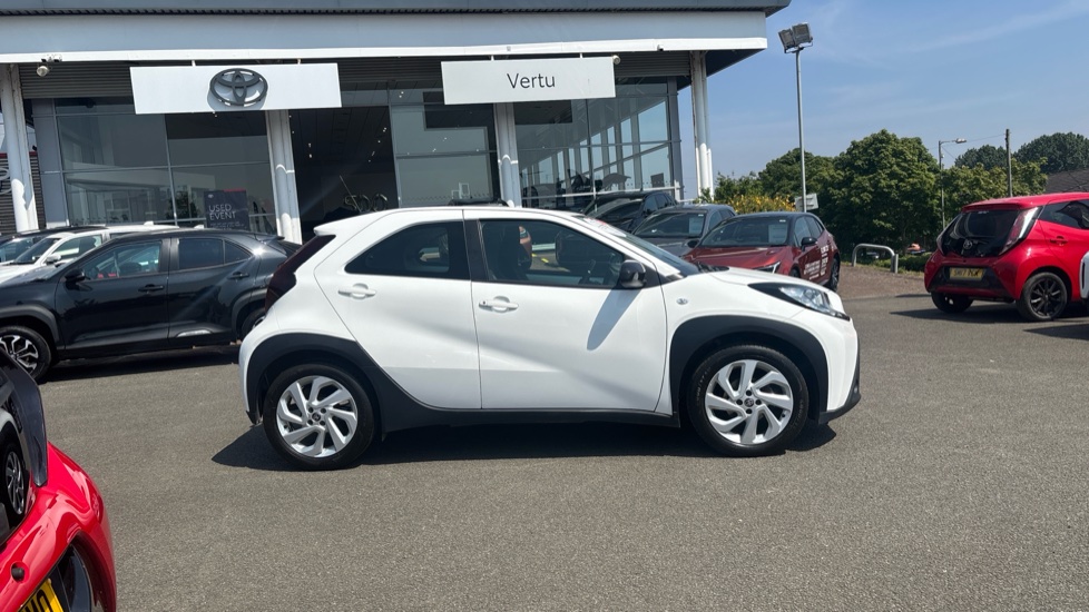 Toyota Aygo X 1.0 VVT-i Pure 5dr Petrol Hatchback - Image 23