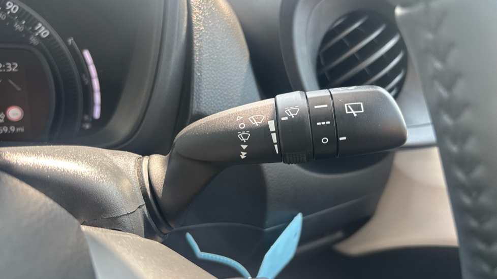Toyota Aygo X 1.0 VVT-i Pure 5dr Petrol Hatchback - Image 35