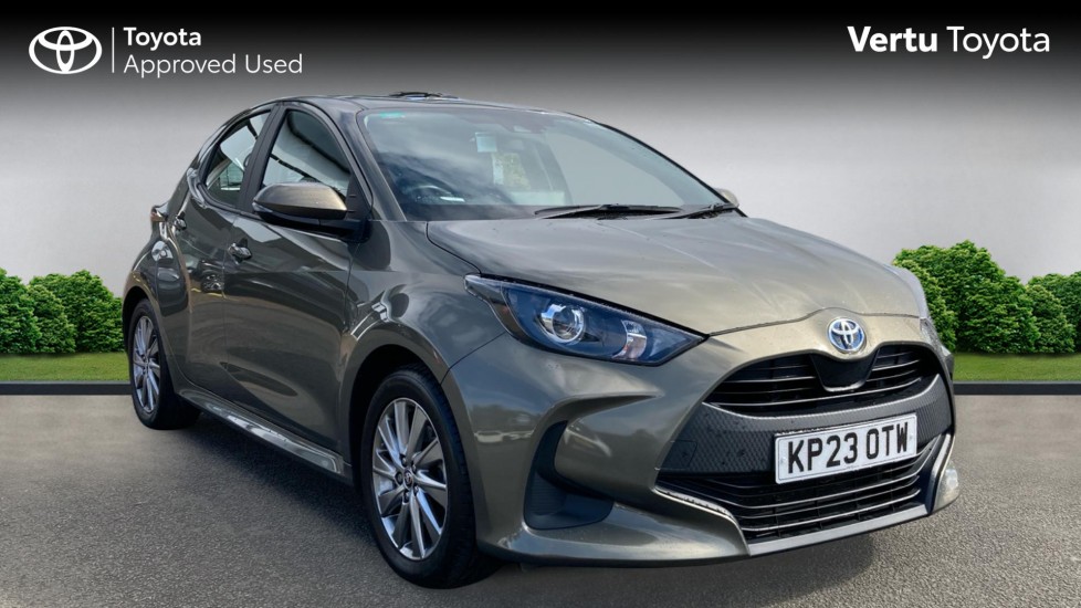 Toyota Yaris 1.5 Hybrid Icon 5dr CVT Hybrid Hatchback - Image 1