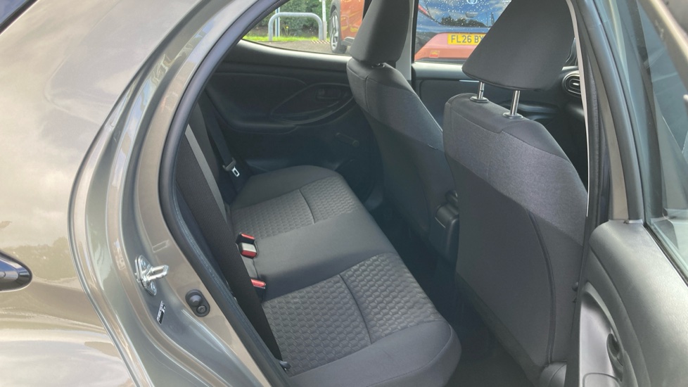 Toyota Yaris 1.5 Hybrid Icon 5dr CVT Hybrid Hatchback - Image 8