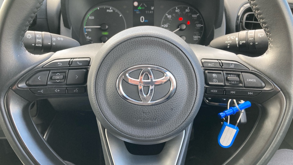 Toyota Yaris 1.5 Hybrid Icon 5dr CVT Hybrid Hatchback - Image 10