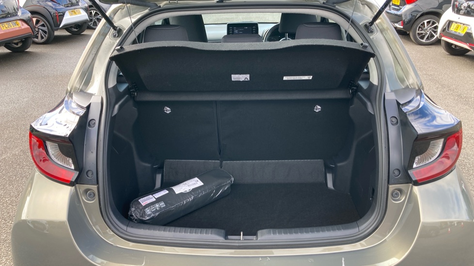 Toyota Yaris 1.5 Hybrid Icon 5dr CVT Hybrid Hatchback - Image 13